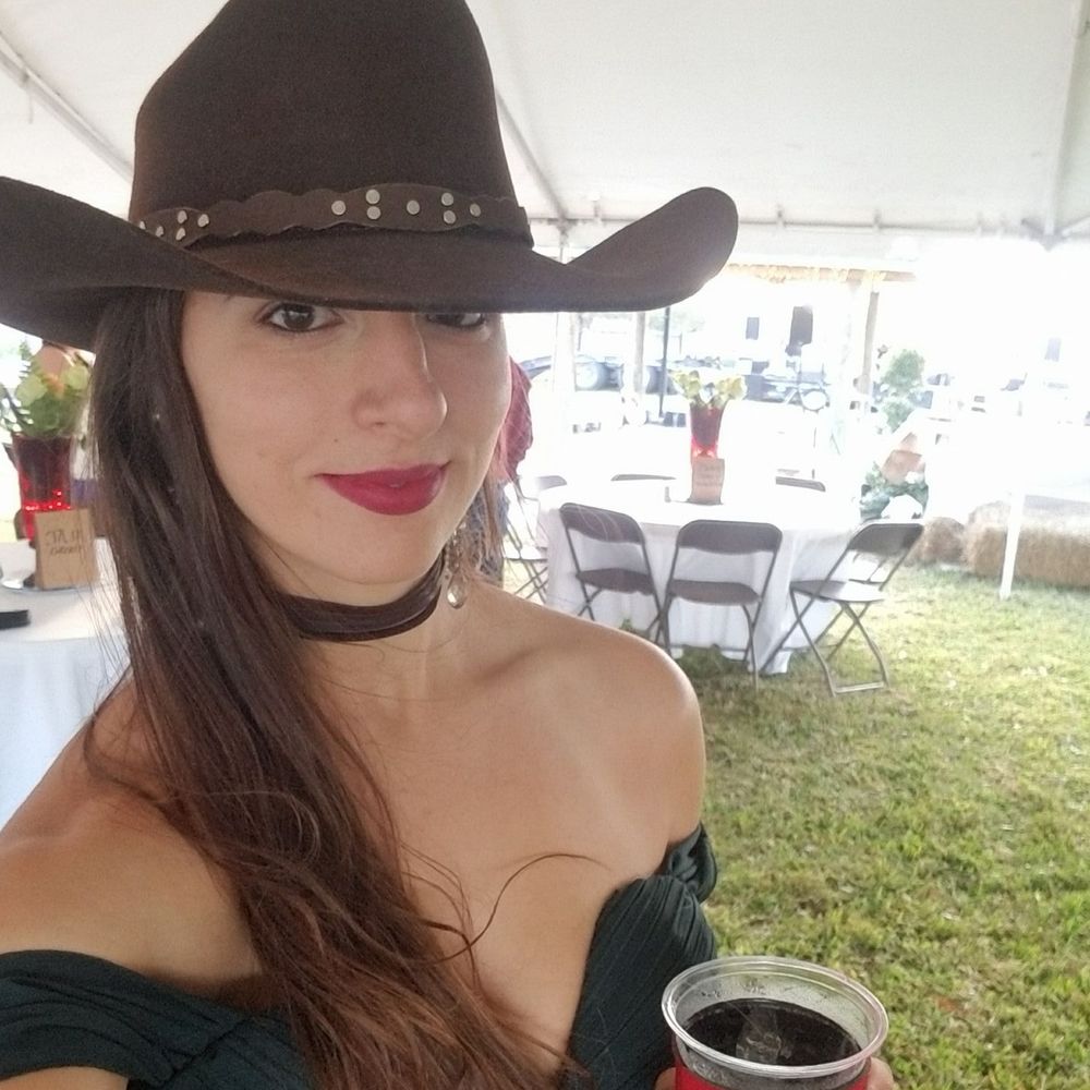 Meet your Posher, Ashley